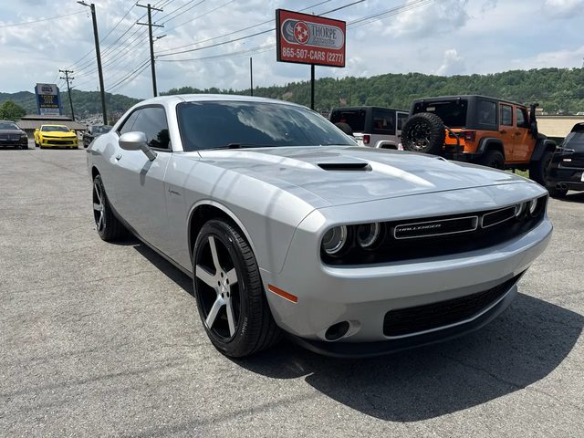 2019 Dodge Challenger SXT RWD photo