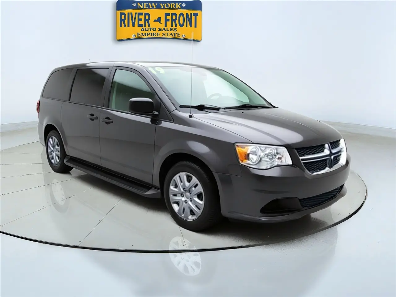 2019 Dodge Grand Caravan SXT FWD photo