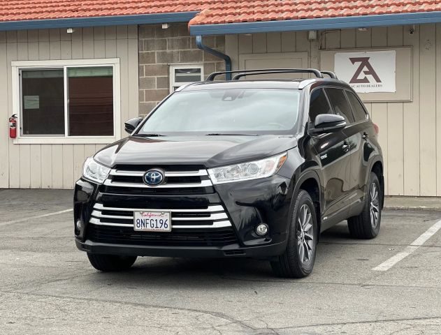 2019 Toyota Highlander Hybrid XLE AWD photo