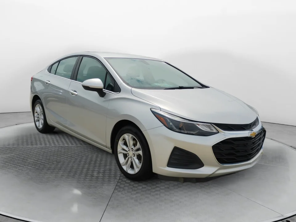 2019 Chevrolet Cruze LT FWD photo