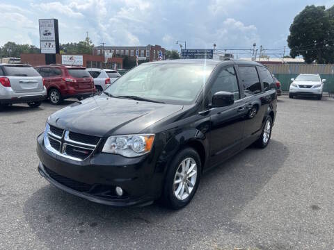 2018 Dodge Grand Caravan SXT FWD photo