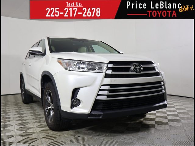 2019 Toyota Highlander LE Plus FWD photo