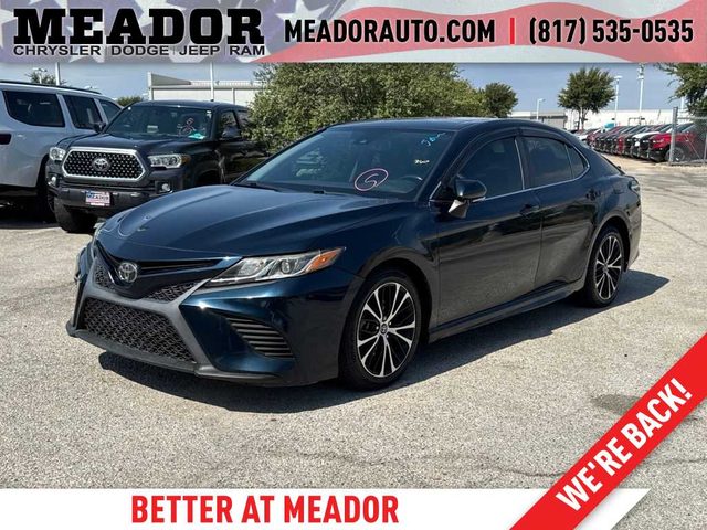 2020 Toyota Camry SE FWD photo