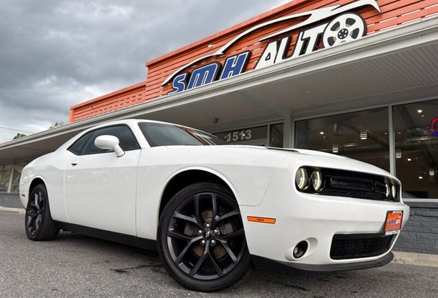 2019 Dodge Challenger SXT RWD photo