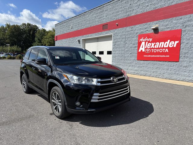 2019 Toyota Highlander XLE AWD photo