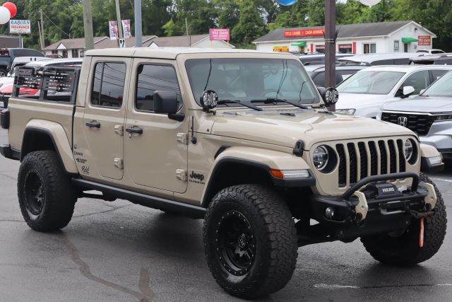 2020 Jeep Gladiator Overland 4WD photo
