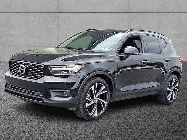 2020 Volvo XC40 R-Design AWD photo