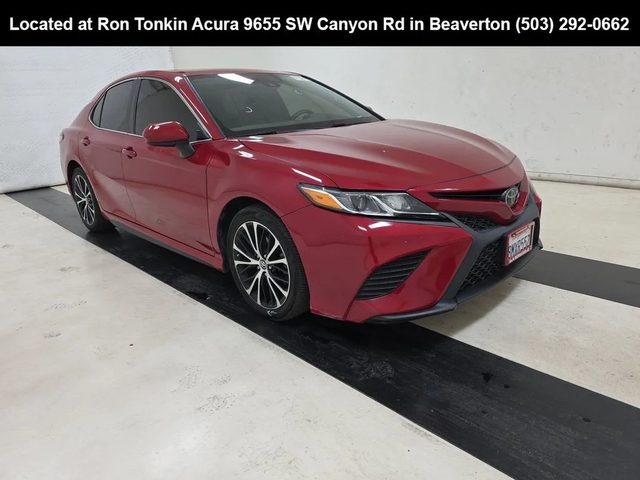 2019 Toyota Camry SE FWD photo