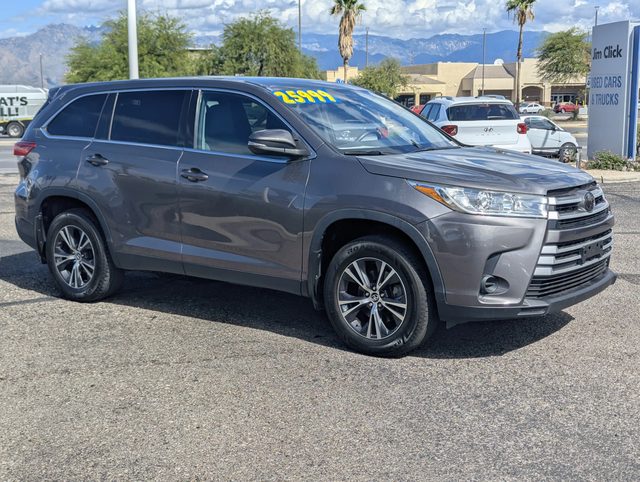 2019 Toyota Highlander LE AWD photo
