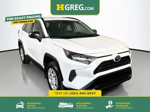 2020 Toyota RAV4 LE FWD photo