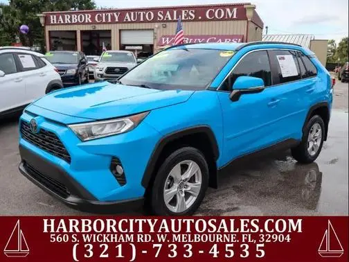 2020 Toyota RAV4 XLE FWD photo