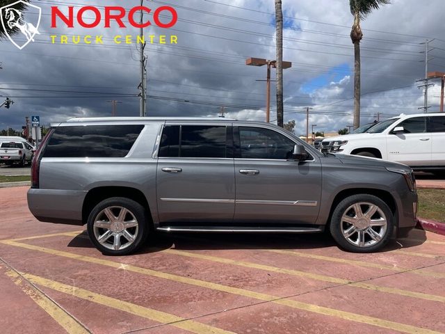 2019 Cadillac Escalade ESV Luxury RWD photo