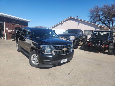 2019 Chevrolet Suburban LT 4WD photo
