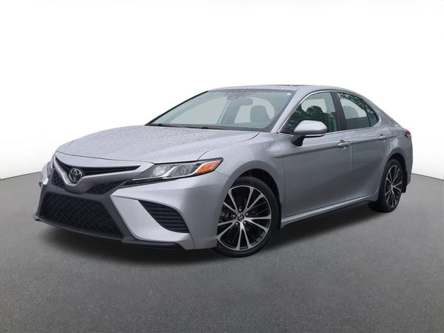2020 Toyota Camry SE FWD photo