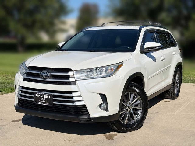 2019 Toyota Highlander XLE AWD photo