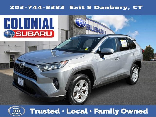 2020 Toyota RAV4 XLE FWD photo