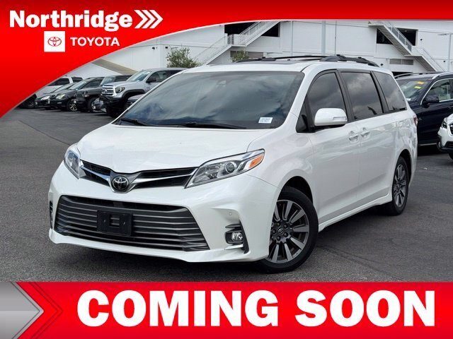 2020 Toyota Sienna Limited FWD photo