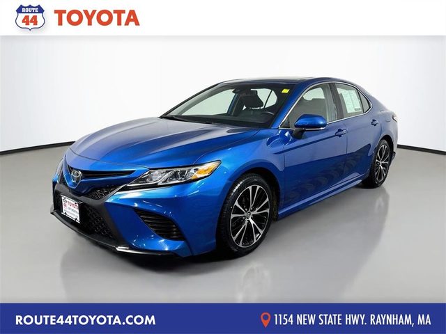 2020 Toyota Camry SE FWD photo
