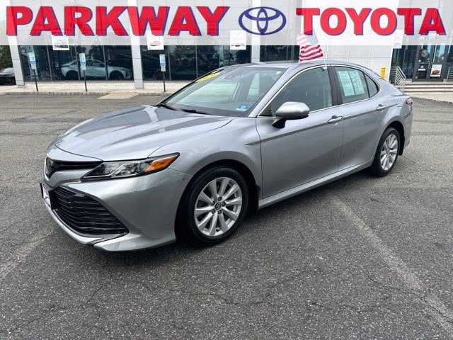 2020 Toyota Camry LE FWD photo