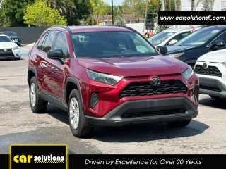 2020 Toyota RAV4 LE FWD photo