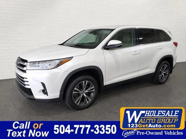 2019 Toyota Highlander LE FWD photo