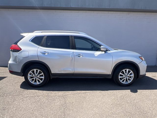 2017 Nissan Rogue SV FWD photo