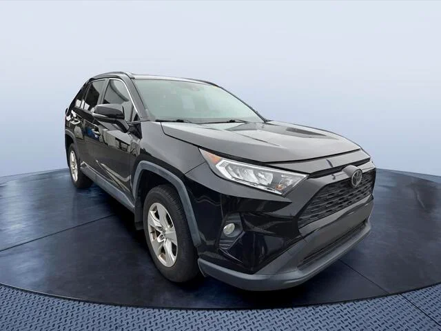 2020 Toyota RAV4 XLE FWD photo