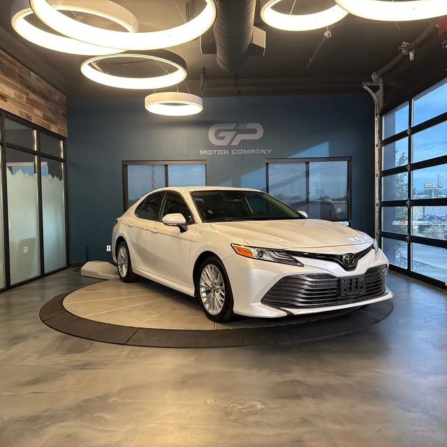 2020 Toyota Camry XLE FWD photo