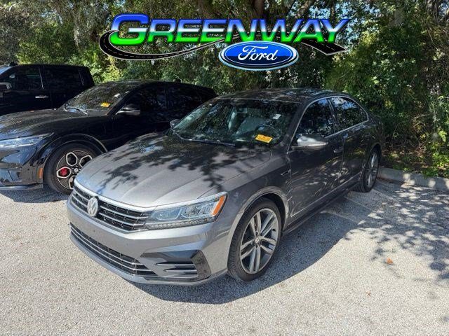 2017 Volkswagen Passat R-Line w/Comfort Pkg FWD photo