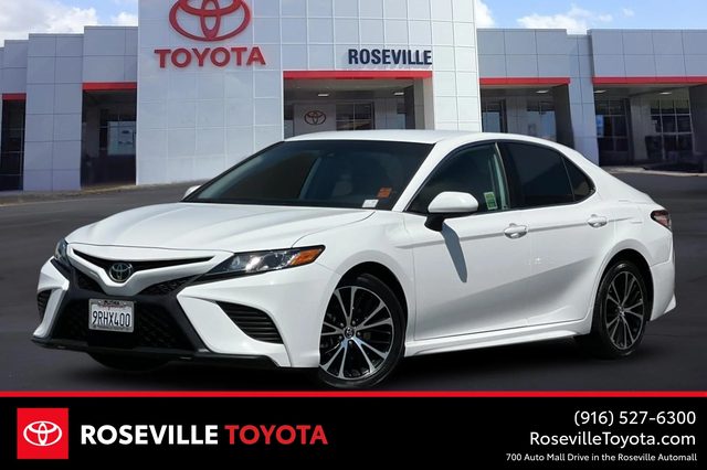 2020 Toyota Camry SE FWD photo