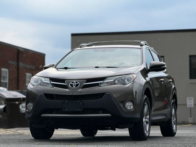 2015 Toyota RAV4 XLE AWD photo