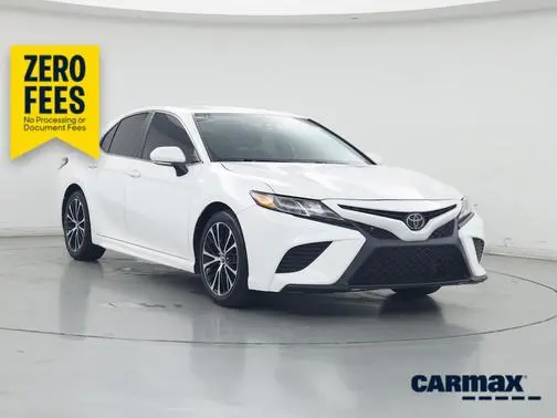2020 Toyota Camry SE FWD photo
