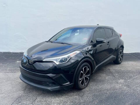 2019 Toyota C-HR LE FWD photo