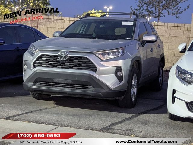 2020 Toyota RAV4 XLE FWD photo