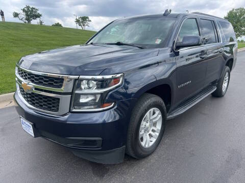 2019 Chevrolet Suburban LT 4WD photo