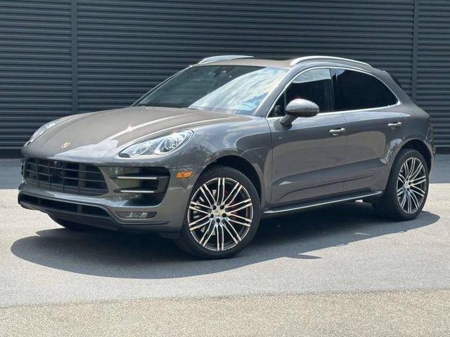 2016 Porsche Macan Turbo AWD photo