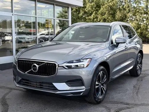 2020 Volvo XC60 Momentum AWD photo