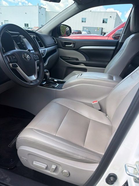 2019 Toyota Highlander XLE AWD photo