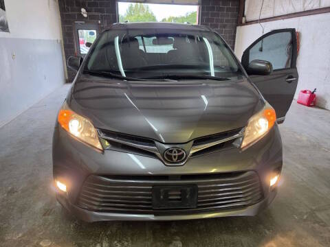 2020 Toyota Sienna XLE Premium AWD photo