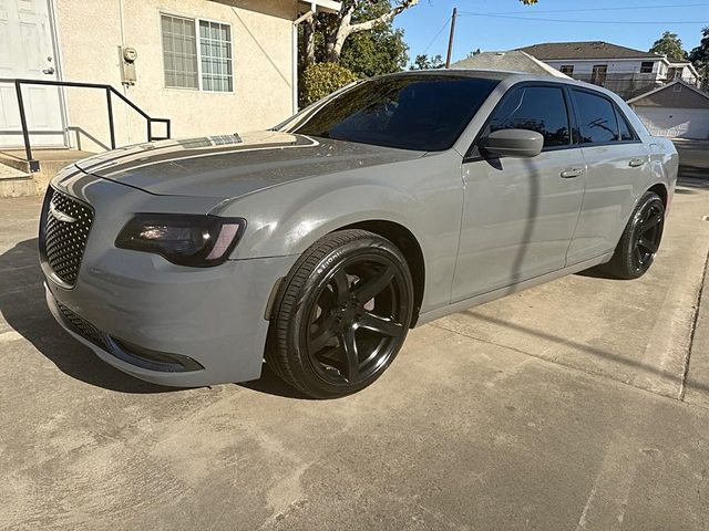 2019 Chrysler 300 300S RWD photo