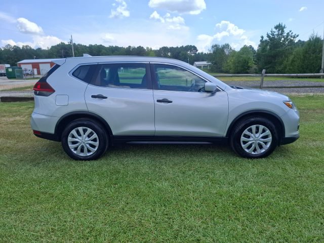 2020 Nissan Rogue S FWD photo