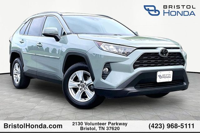2020 Toyota RAV4 XLE AWD photo