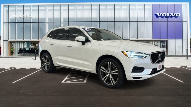2020 Volvo XC60 Momentum AWD photo