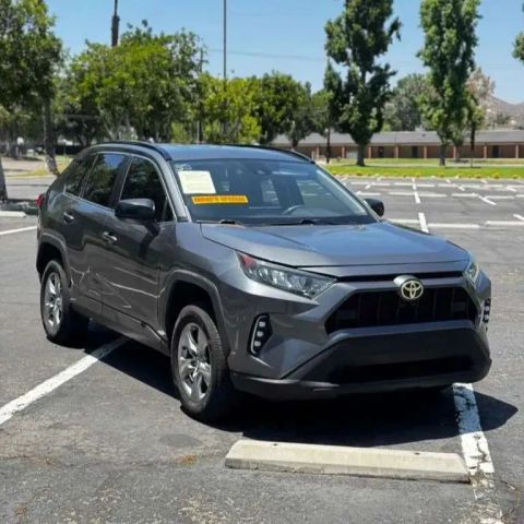 2020 Toyota RAV4 LE AWD photo