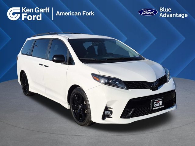 2020 Toyota Sienna SE FWD photo