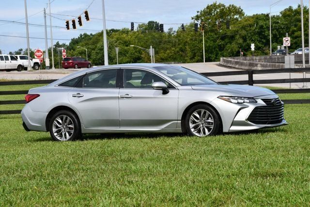 2019 Toyota Avalon XLE FWD photo