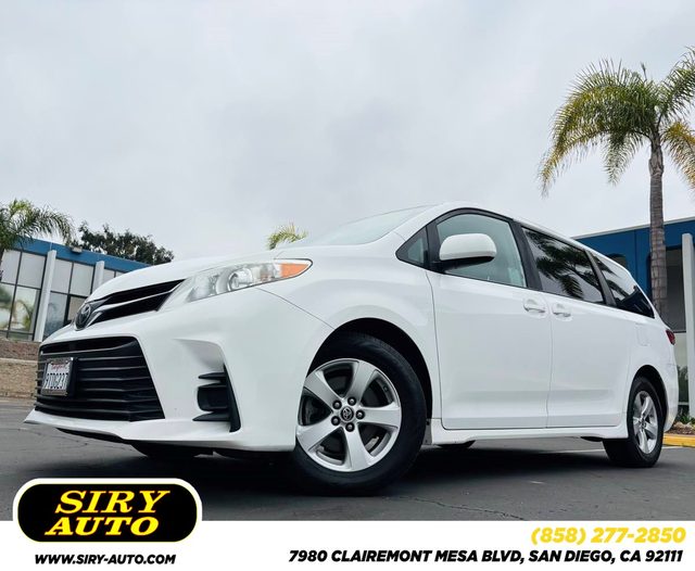 2020 Toyota Sienna LE FWD photo