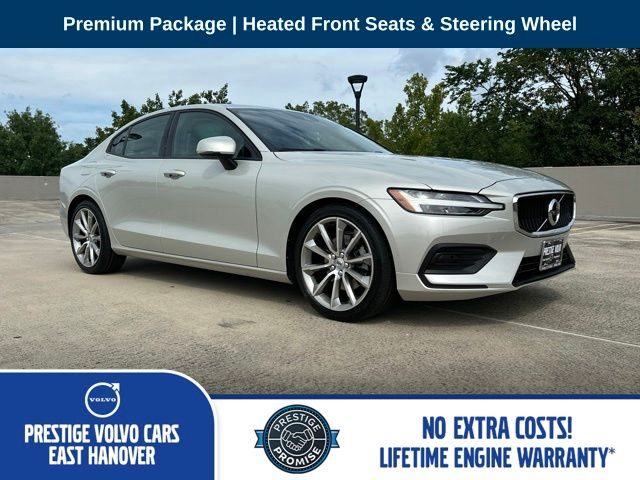 2020 Volvo S60 Momentum FWD photo