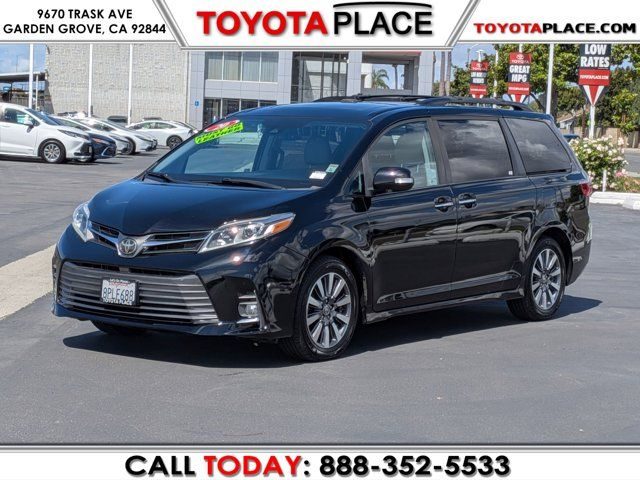 2020 Toyota Sienna Limited FWD photo
