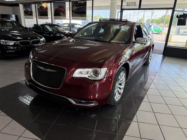 2019 Chrysler 300 Limited RWD photo